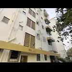 Top-Floor Oceanfront Designer Condo In Bandra