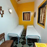 Hostel Vasantashram Cst Mumbai, Free Wifi With 1940s Retro Vibe