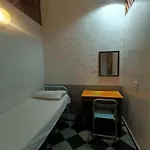 Vasantashram Cst Mumbai, Free Wifi With 1940s Retro Vibe Hostel