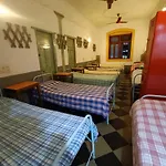 Hostel Vasantashram Cst Mumbai, Free Wifi With 1940s Retro Vibe *