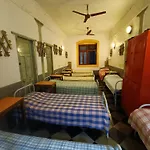 Hostel Vasantashram Cst Mumbai, Free Wifi With 1940S Retro Vibe