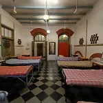Vasantashram Cst Mumbai, Free Wifi With 1940s Retro Vibe * Mumbai