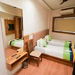 Hotel Skylink Hospitality Next To Amber Imperial Mumbai
