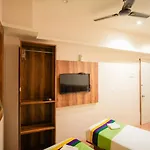 Hotel Skylink Hospitality Next To Amber Imperial