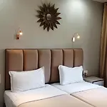 Spacious 1Bedroom Apt Near Airport