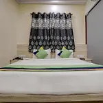 Hotel Kiwi International