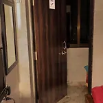 Apartment Cozy Furnished One Block From The Ocean *