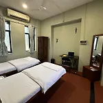 Spacious 2 Bhk Apartment With Balcony In Bandra