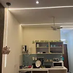 Ivy Splendour Private B, Oshiwara