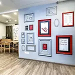 Townhouse Royal Palms Hotel
