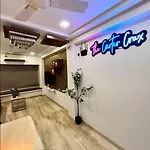 Cozy & Comfortable 2 Bhk Apt ,Carter Rd Bandra