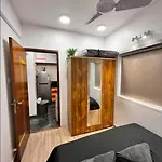 Cozy & Comfortable 2 Bhk Apt ,Carter Rd Bandra