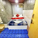 Amaan Hotel *