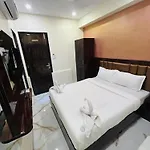 Hotel Rinza Residency 5*