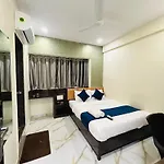 Hotel Rinza Residency