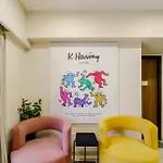 Ke Premium Shared Bandra W Homestay