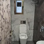 Downtown 2 Bed Apt, Mahalakshmi 202