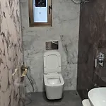Downtown 2 Bed Apt, Mahalakshmi 202