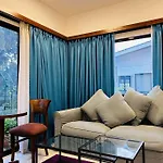 Verandah Myrah 2bh With Plunge Pool Villa