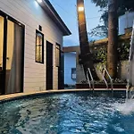 Verandah Myrah 2bh With Plunge Pool *