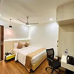 Apartment White House By Maxxvalue Service Bandra