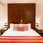 Hotel Bawa Continental Juhu Beach