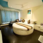 Hotel Panchvati Residency Andheri West 2*