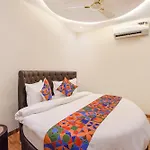 Fabhotel Well Back