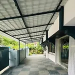 Guest house Astha Kandivali Service