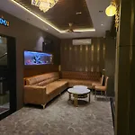 Elliott Hostel *