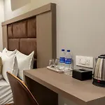 Metromax Andheri Hotel 3*