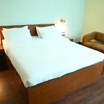 Country & By Turtle - Airport Hotel 4*