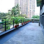Country & By Turtle - Airport Hotel
