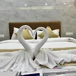 Elliott Mumbai