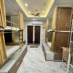 Elliott Hostel Mumbai