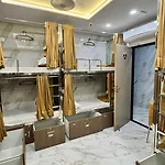 Elliott Mumbai