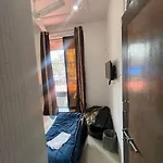 Budget Friendly 2bhk At Pali Hill Apartment *