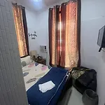 Apartment Budget Friendly 2bhk At Pali Hill Mumbai