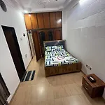 Budget Friendly 2bhk At Pali Hill *