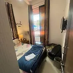 Budget Friendly 2bhk At Pali Hill *