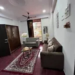 Budget Friendly 2bhk At Pali Hill Mumbai