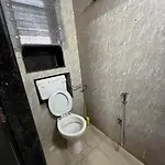 Budget Friendly 2bhk At Pali Hill Apartment *