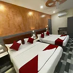 Hotel Glitz Golden Sands - Nr Asalpha Metro Station *