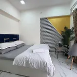 Chic Home - Bright 1 Bhk Close To Lilavati Hospital, Bandra West 602