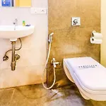 Glitz New Ascot International - Nr International Airport T2