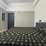 #1 Family Spacious Private Room In Heart Of Mumbai