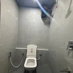 Aqua International Airport Bed & Breakfast