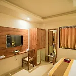 Hotel Amber Choice International Airport