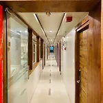 Hotel Amber Choice International Airport 3*