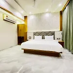Hotel Amber Choice International Airport 3*